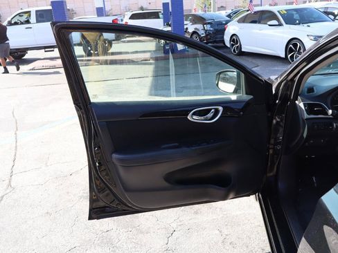 Used 2019 Nissan Sentra SV FWD image 11