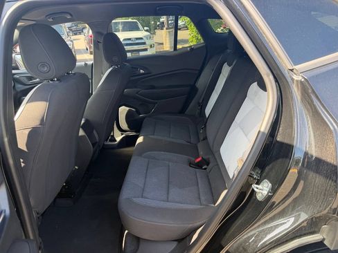 Used 2024 Chevrolet Trax RS FWD image 10