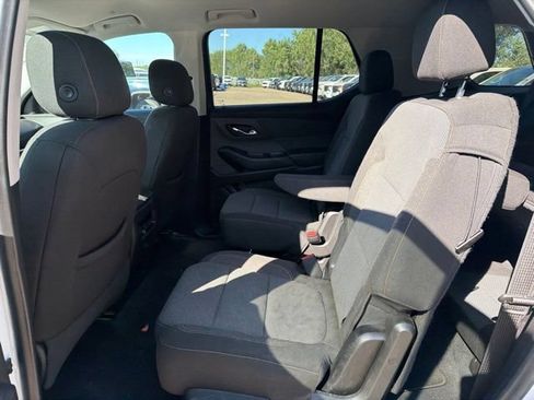 Used 2021 Chevrolet Traverse LT AWD/4WD image 17