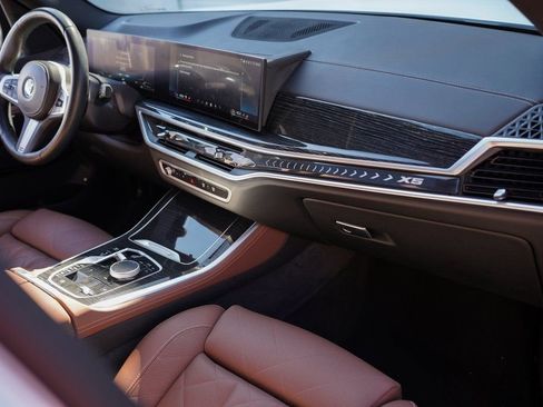 Used 2025 BMW X5 xDrive50e w/ M Sport Package image 22