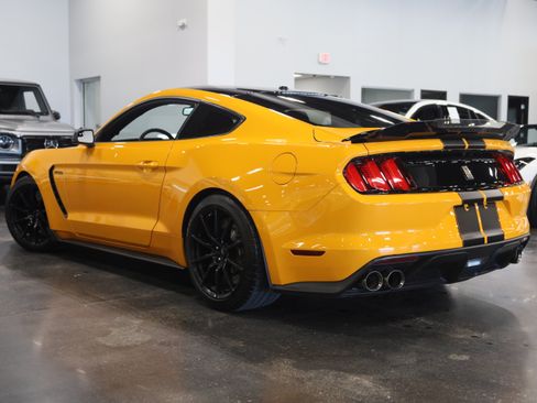 Used 2018 Ford Mustang Shelby GT350 w/ Electronics Package RWD image 4