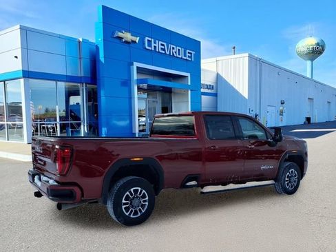 Used 2022 GMC Sierra 2500 AT4 AWD/4WD image 3