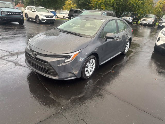 Used 2026 Toyota Corolla LE FWD image 3