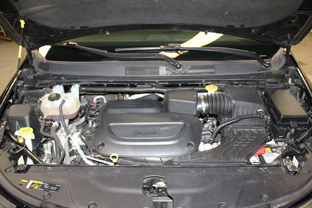 Certified 2024 Chrysler Pacifica Touring-L FWD image 46