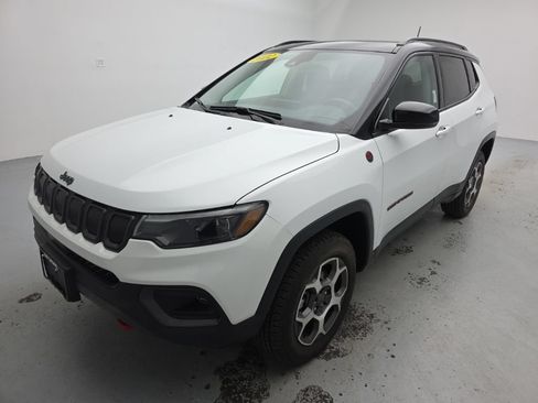 Used 2022 Jeep Compass Trailhawk w/ Trailhawk Elite Group AWD/4WD image 6