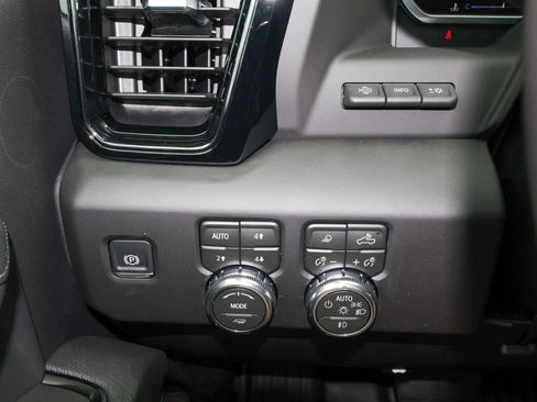 New 2026 GMC Sierra 2500 AT4X w/ LPO, Black Badging Package AWD/4WD image 29