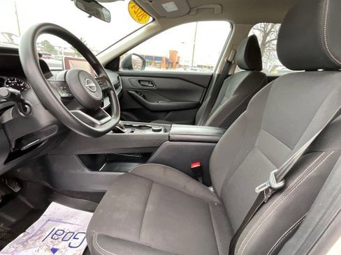 Used 2024 Nissan Rogue S image 23