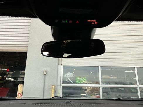 Used 2025 Chevrolet Equinox LT image 17