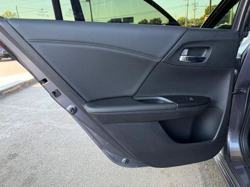 Used 2015 Honda Accord EX-L image 10