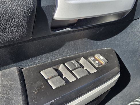 Used 2017 Toyota Tundra SR5 image 13