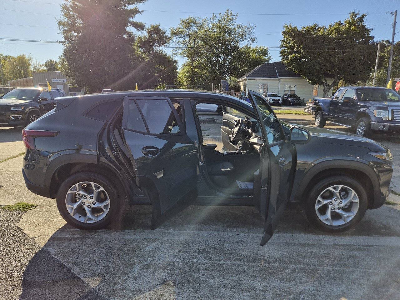 Used 2026 Chevrolet Trax LS w/ LS Convenience Package FWD image 19