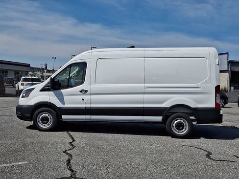 New 2026 Ford Transit 250 148 Medium Roof RWD image 7