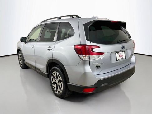 Used 2022 Subaru Forester Premium AWD/4WD image 10