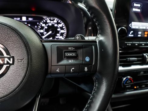 Used 2023 Nissan Pathfinder SL AWD/4WD image 36