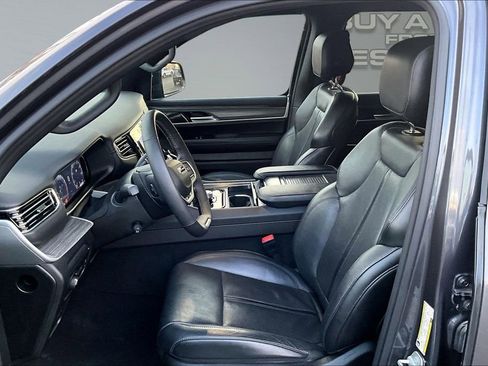 Used 2024 Jeep Wagoneer Series II w/ Flexible Seating Group image 24