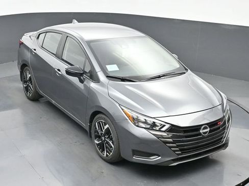 New 2025 Nissan Versa SR w/ Trunk Package FWD image 35