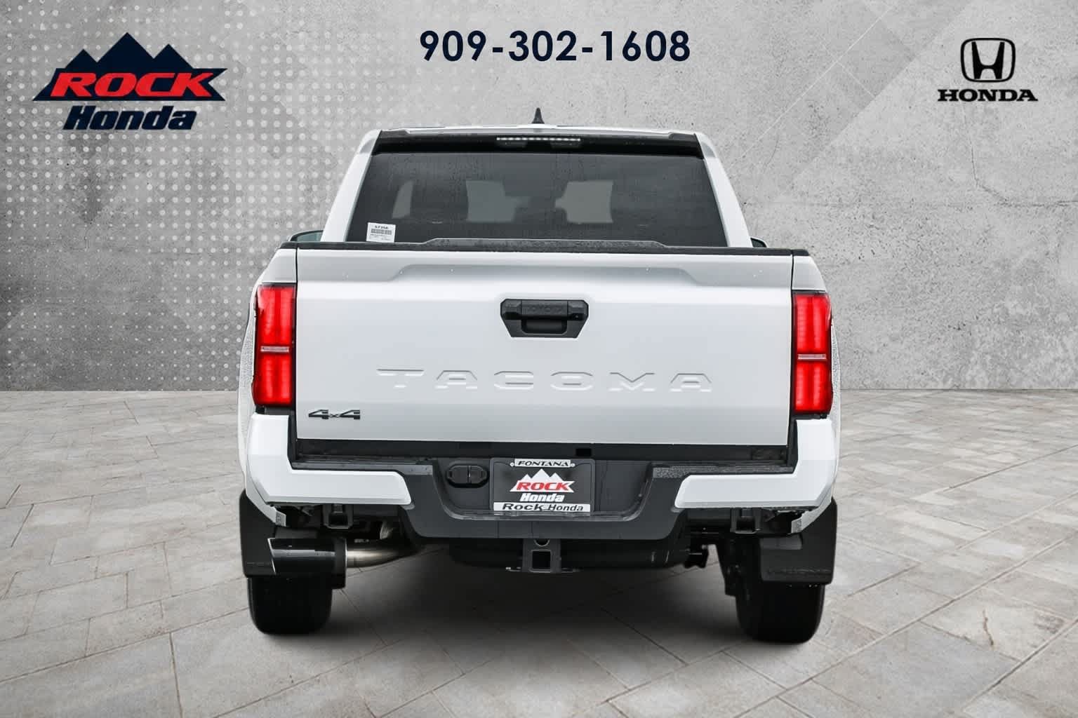 Used 2026 Toyota Tacoma SR5 AWD/4WD image 5
