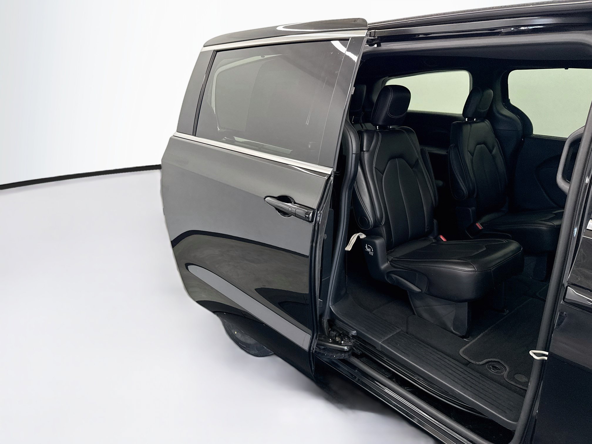 Used 2025 Chrysler Pacifica Select FWD image 31