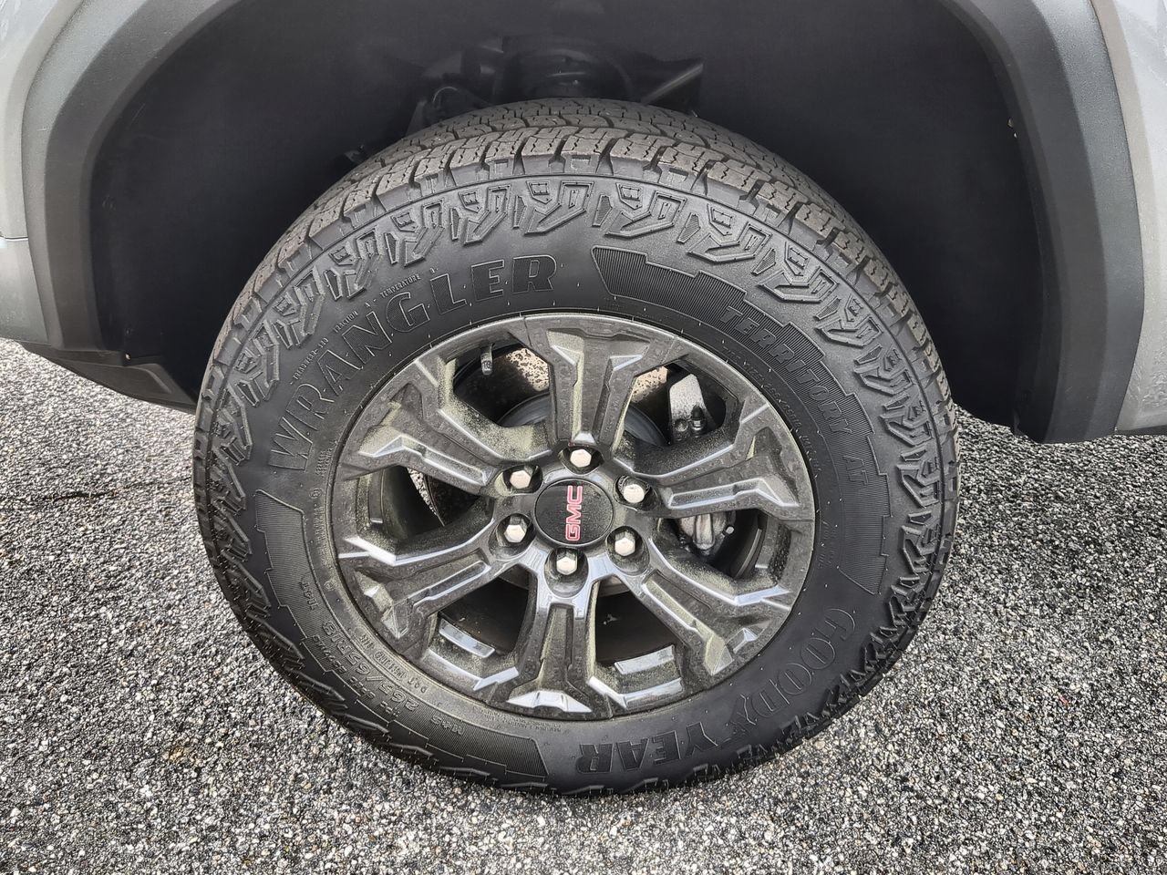 Used 2025 GMC Canyon Elevation RWD image 30