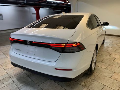 Used 2025 Honda Accord LX image 6