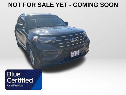 Used 2023 Ford Explorer XLT image 1