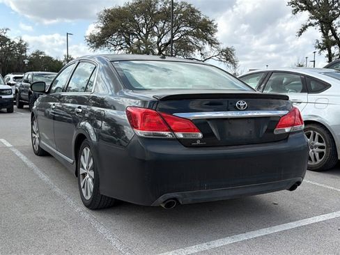Used 2011 Toyota Avalon Limited image 7