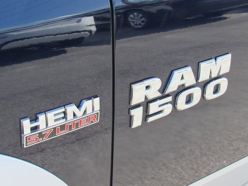 Used 2018 RAM 1500 Laramie w/ Convenience Group image 8