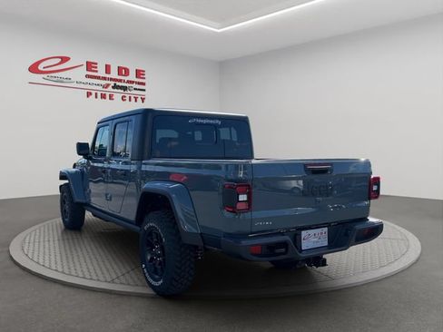 New 2026 Jeep Gladiator Sport AWD/4WD image 3