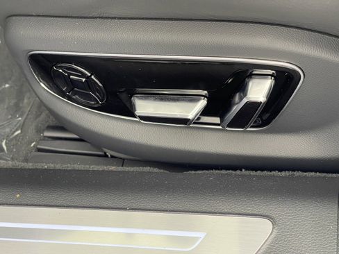 New 2025 Audi A8 L 3.0T image 21