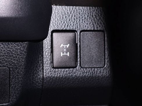 Used 2018 Toyota RAV4 LE w/ Carpet Mat Package AWD/4WD image 25