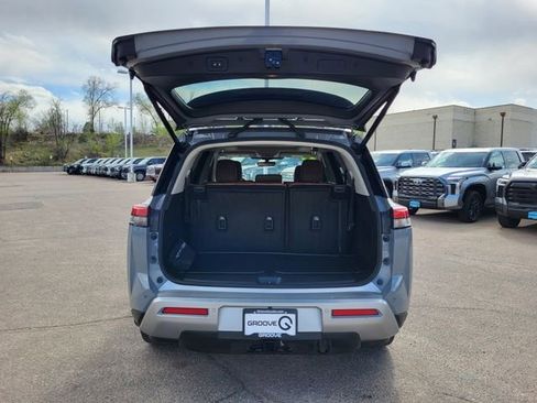 Used 2024 Nissan Pathfinder Platinum w/ Cargo Package AWD/4WD image 28