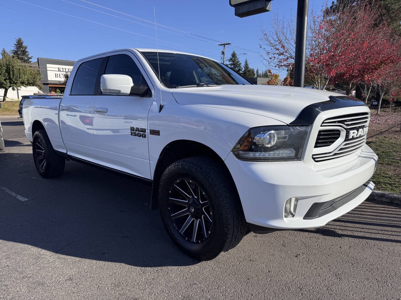 Used 2018 RAM 1500 Sport w/ Sport Premium Group AWD/4WD image 3