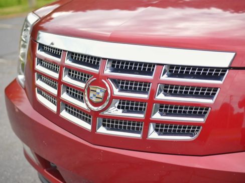 Used 2010 Cadillac Escalade Luxury AWD/4WD image 63