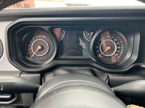 Used 2024 Jeep Gladiator Sport image 26