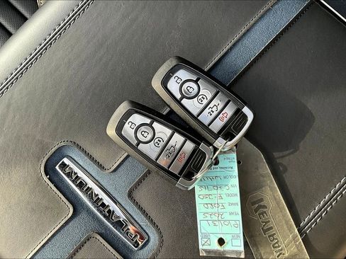 Used 2025 Ford F350 Platinum w/ FX4 Off-Road Package image 10