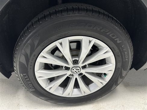 Used 2018 Volkswagen Tiguan SE w/ Panoramic Sunroof Package image 14
