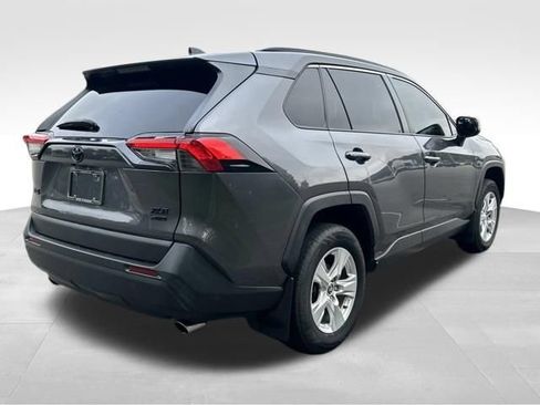 Used 2021 Toyota RAV4 XLE AWD/4WD image 5