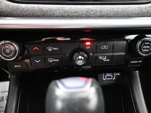 Used 2022 Jeep Compass Latitude AWD/4WD image 19