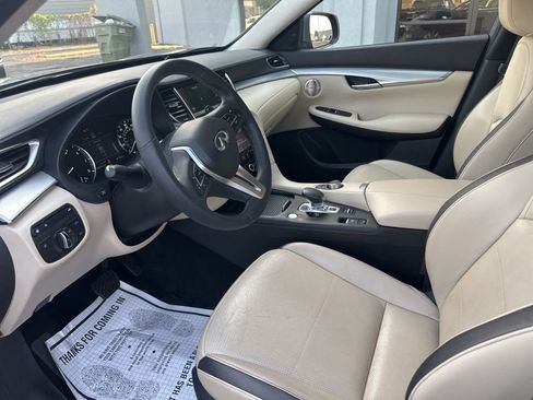 Used 2022 INFINITI QX50 Essential image 15