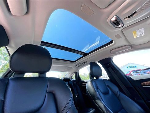 Used 2018 Volvo S90 T5 Momentum w/ Convenience Package FWD image 7