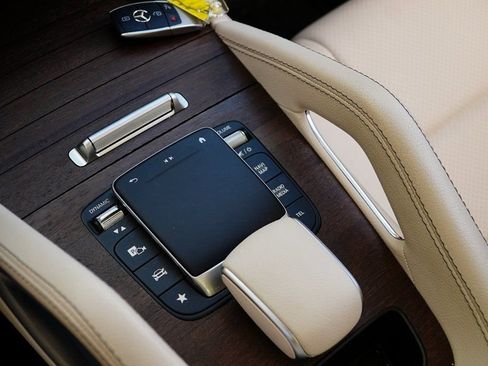 Used 2021 Mercedes-Benz GLE 350 4MATIC image 14