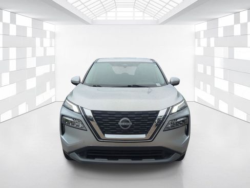Used 2023 Nissan Rogue SV FWD image 2