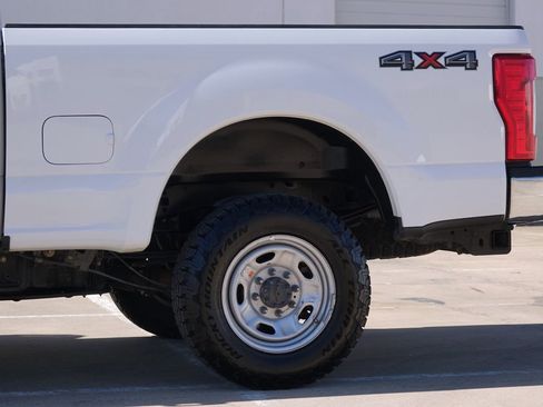 Used 2019 Ford F250 XL w/ XL Value Package image 24