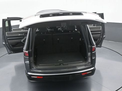 Used 2022 Jeep Wagoneer Series II image 70