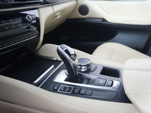 Used 2019 BMW X6 sDrive35i w/ Executive Package RWD image 23
