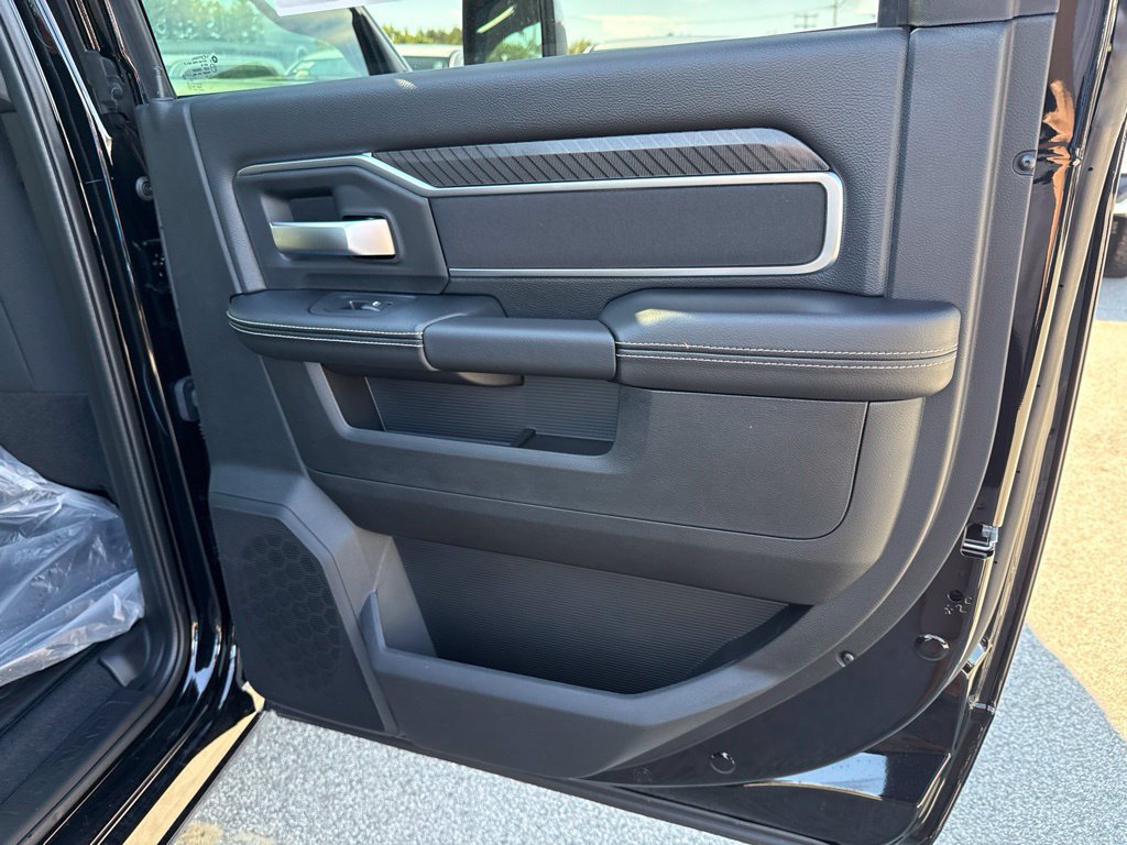 New 2026 RAM 2500 Big Horn AWD/4WD image 24