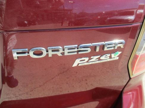 Used 2016 Subaru Forester 2.5i Premium w/ All-Weather Package AWD/4WD image 38