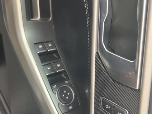 Used 2022 Ford Explorer XLT image 13