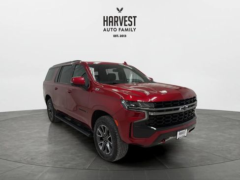 Used 2022 Chevrolet Suburban Z71 w/ Luxury Package AWD/4WD image 10