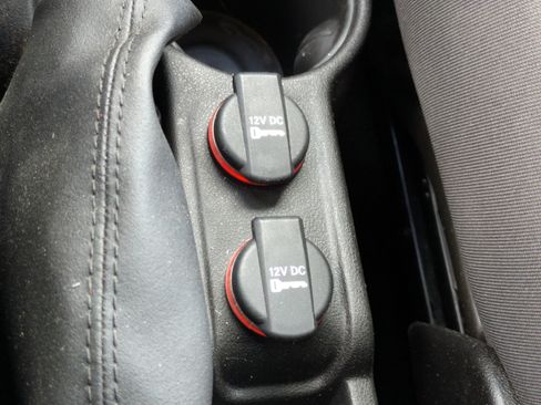 Used 2018 RAM ProMaster City SLT w/ Lights & Wheels Group image 28